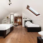 Апартаменты Zemplen Gyoengye Vendeghaz