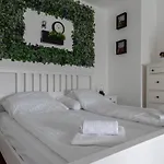 Zemplen Gyoengye Vendeghaz Апартаменты *